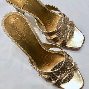 Nicole Miller Gold Medallion Heels 9B